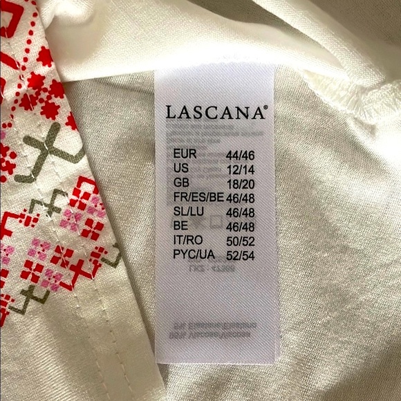 LASCANA,  White and Red Embroidered look. (Stamps) fresh blouse. - Picture 4 of 9